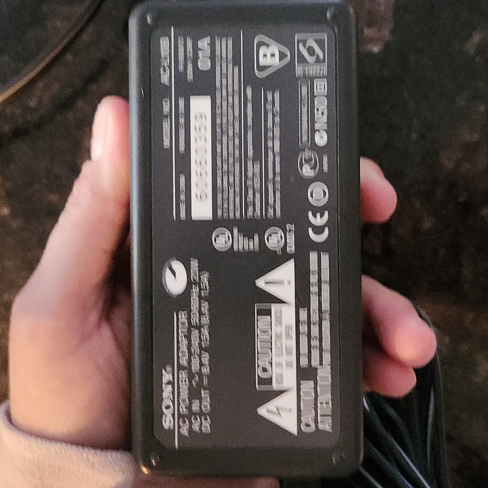 Sony Power Adapter - Picture 4 of 4